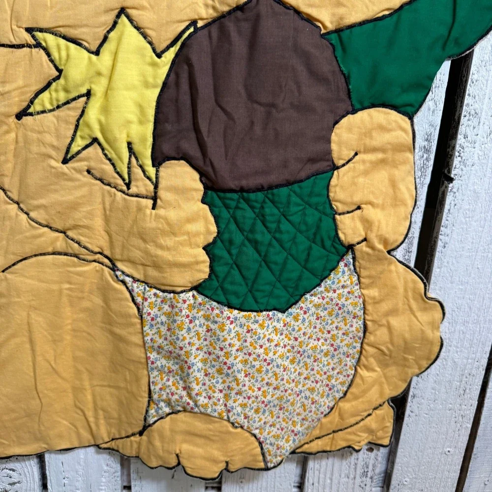 VTG Handmade Quilted Squirrel Acorn Quilt Blanket Kids 50x36 Toddlers Baby Throw
